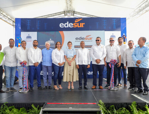 Gobierno entrega obras educativas, eléctricas y deportivas en Santiago y Villa Altagracia.