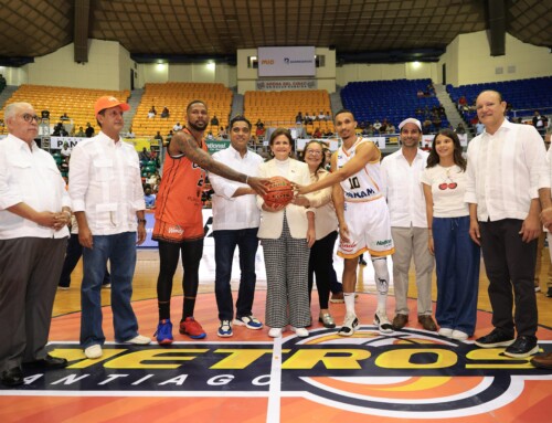 Raquel Peña da apertura oficial a la temporada 2025 de la Liga Nacional de Baloncesto