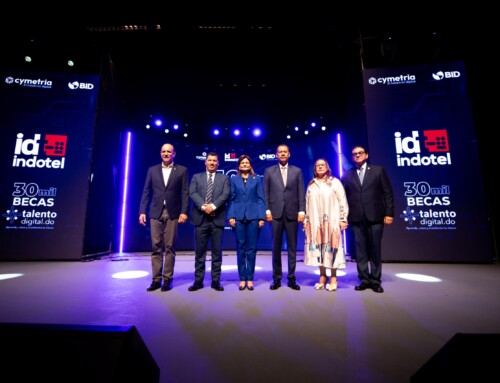 Indotel otorgará 30 mil becas en tecnología; vicepresidenta Raquel Peña encabezó lanzamiento en Santiago