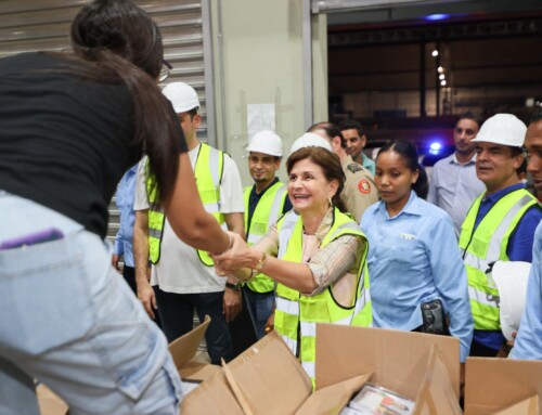 Raquel Peña llega al Inabie para verificar avance en entrega de útiles escolares