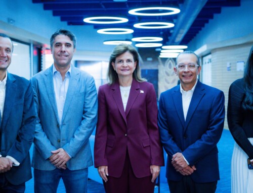 Raquel Peña resalta el rol del sector privado en el crecimiento económico sostenible del país en visita a la Cervecería Nacional Dominicana