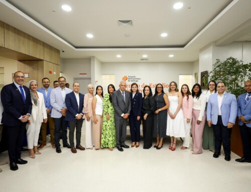 Raquel Peña encabeza inauguración del Centro de Estudios Digestivos, la Unidad del Sueño y un mural de la historia en el HOMS