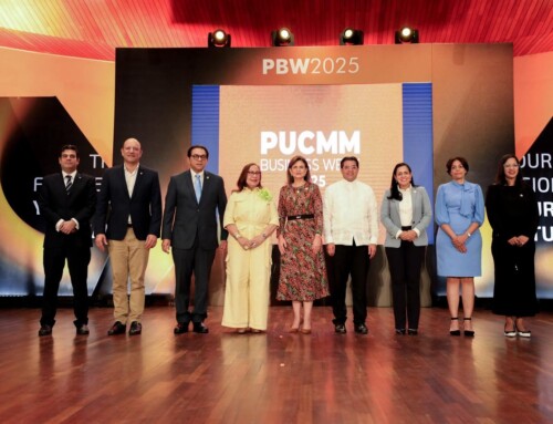 Raquel Peña llama a la juventud a innovar y transformar el país durante la PUCMM Business Week 2025