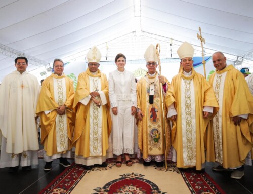 Raquel Peña da “un paso por la familia” junto a cientos de feligreses católicos