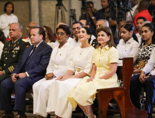 Raquel Peña acompaña a cientos de feligreses en eucaristía por el Día de la Virgen de La Altagracia
