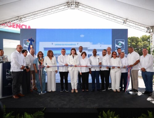 Raquel Peña encabeza entrega de obras de salud y asiste al lanzamiento del Plan Estratégico de Desarrollo Sostenible Peravia 2025–2055