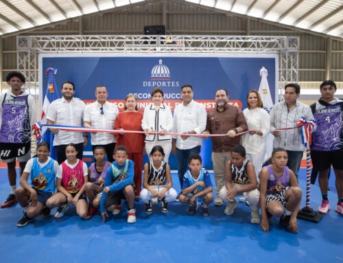 Raquel Peña encabeza entrega del remodelado Multiuso Municipal de Constanza