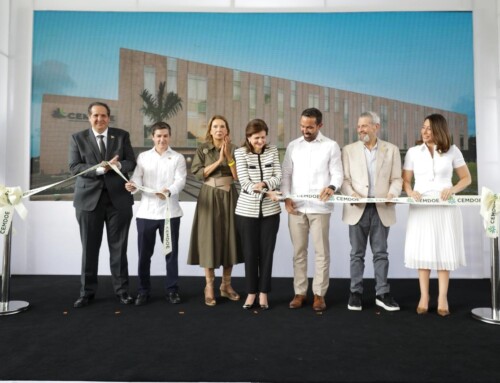 Raquel Peña encabeza inauguración de la nueva etapa hospitalaria de CEMDOE