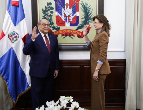 Raquel Peña juramenta a Rafael Santos Badía al frente del Mescyt