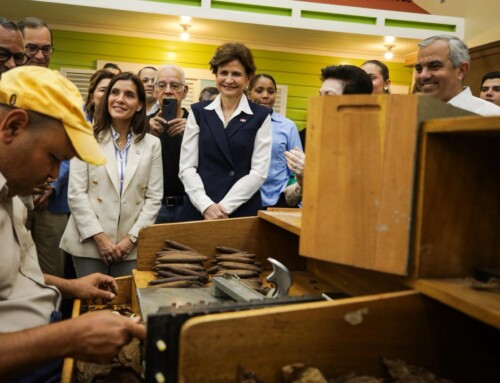 Vicepresidenta Raquel Peña y embajadora de EE. UU. destacan el liderazgo del Cibao en la industria tabacalera