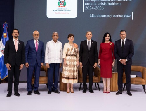 Raquel Peña participa en presentación de obra que documenta la respuesta diplomática dominicana ante la crisis haitiana