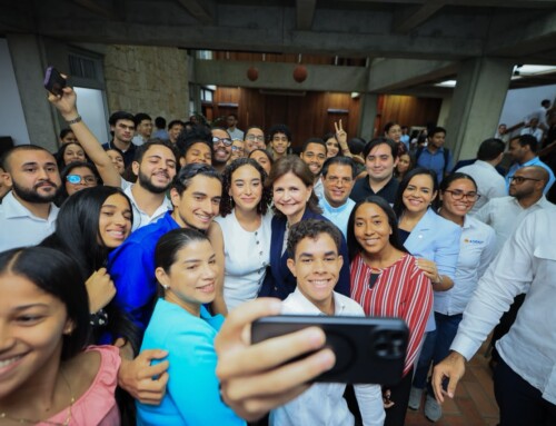 Raquel Peña invita a la juventud a ejercer un liderazgo con propósito, preparación y compromiso con el país