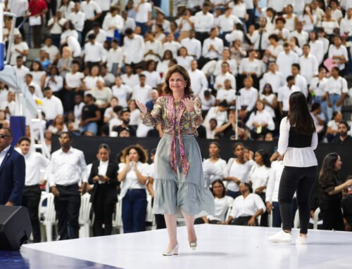 Raquel Peña encabeza inicio de entrega de 10,000 becas para ampliar el acceso a la educación superior